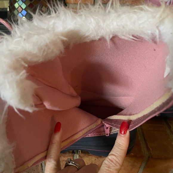 Wonder Nation Pink Faux Fur Snow Boots - Picture 5 of 8